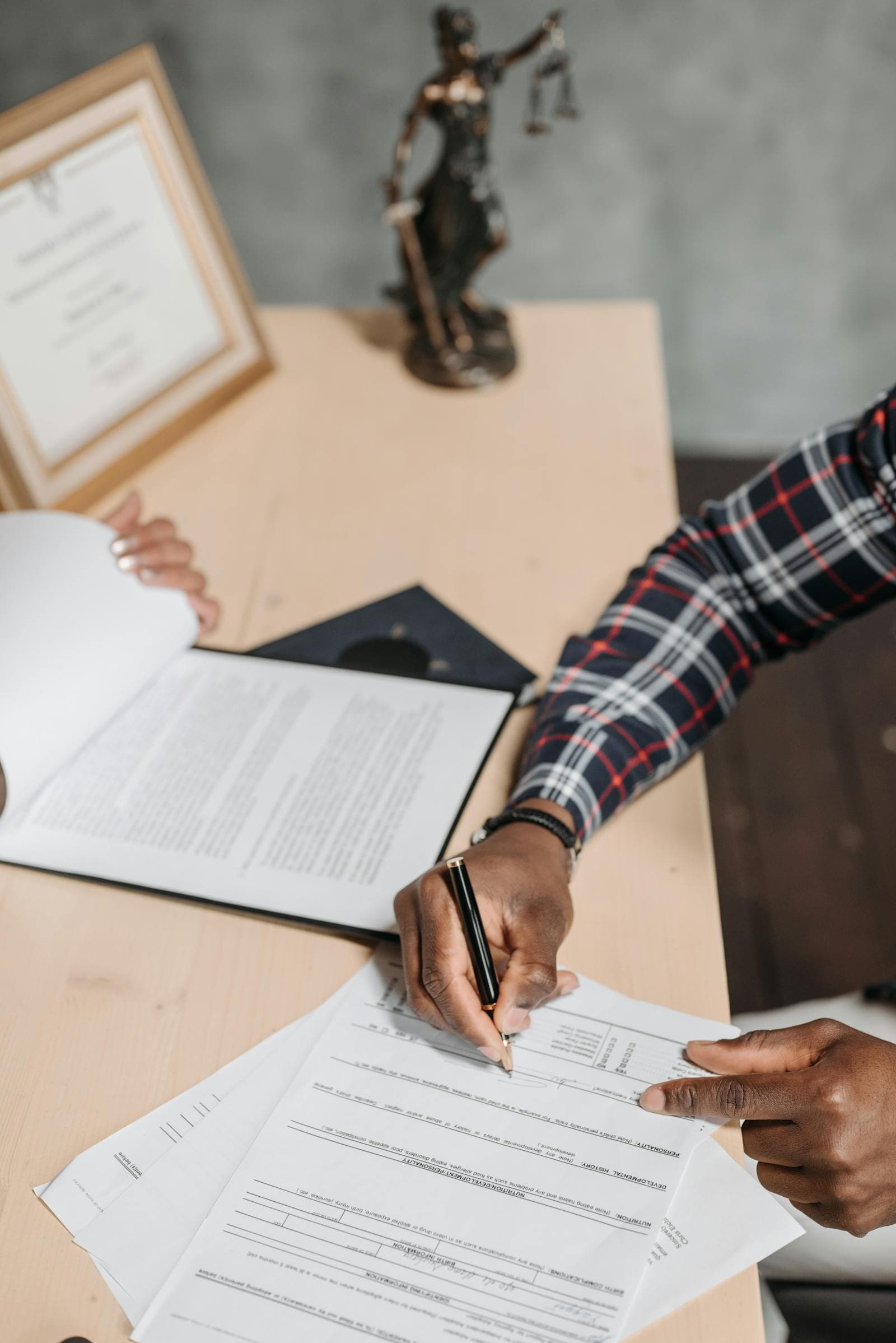 Rescisão de contrato de trabalho: documentos e cuidados antes de assinar
